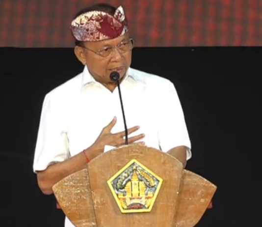 Gubernur Koster Sindir Bupati yang Tak Pernah Hadir di PKB