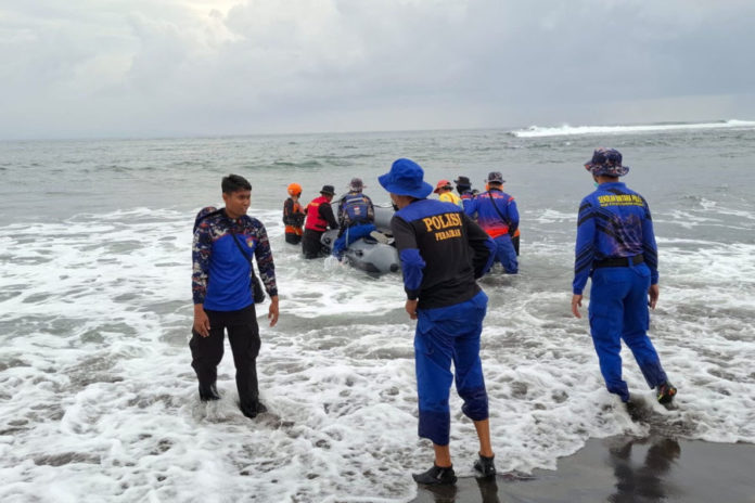 Hari Ketiga, Pencarian Nelayan Hilang Dilakukan Hingga Di Pesisir Sukawati 1