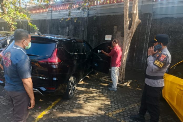 Jemput Tamu Di Hotel, Pemandu Wisata Temukan Ayahnya Meninggal Di Mobil 1