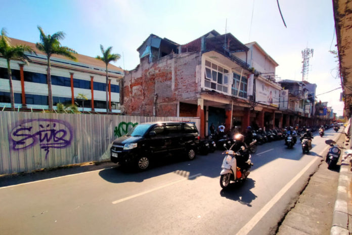 Kahwatir Bencana Lagi, Pemilik Ruko Di Jalan Sulawesi Sepakati Bongkar Bangunan Sejauh 3 Meter 1