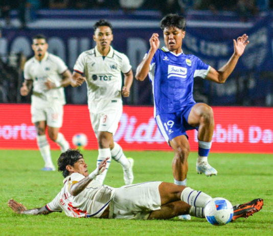 Kalahkan Arema, Persib Pimpin Klasemen Sementara Grup A Piala Presiden
