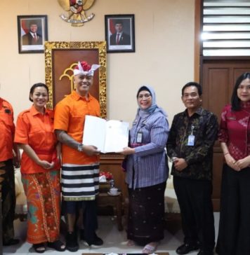 Kanwil Kemenkum Bali Serahkan SKT Partai Gerakan Rakyat