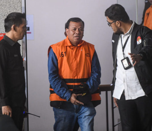 Kasus Dugaan Korupsi Bupati Kuansing, KPK Buka Opsi Panggil Menhut Raja Juli