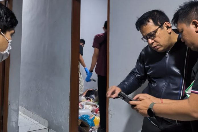 Kasus Pembunuhan Libatkan WN Singapura, Jasad Korban Ditemukan Adiknya Setelah Cium Bau Menyengat 1