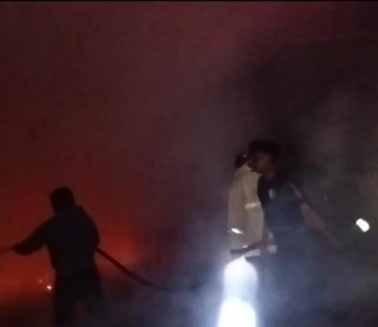 Kebakaran Landa TPST Tejakula, Tumpukan Sampah Seluas 10 Are Hangus