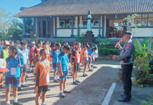 Polsek Tegallalang Latih LKBB Siswa Baru SMPN 4 Tegallalang Saat MPLS