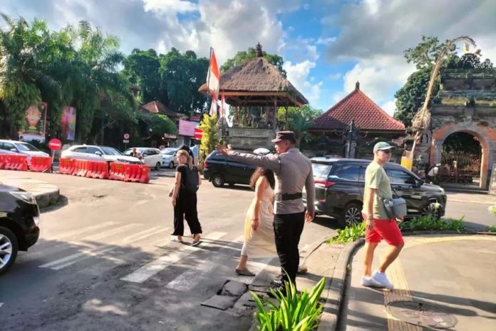 Kemacetan Ubud Disorot DPRD, Pemkab Gianyar Didesak Kaji Pemasangan Traffic Light Di Catus Pata 1