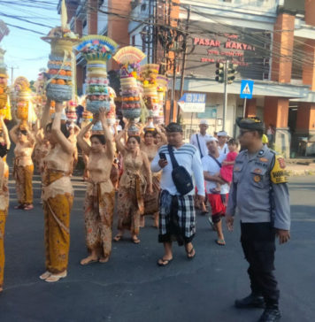 Krama Adat Bitera Gelar Tradisi “Maprani”