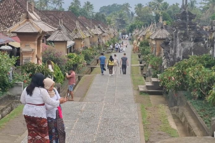 Kunjungan Wisatawan Ke Penglipuran Masih Stabil, Capai 2.000 Orang Per Hari 1