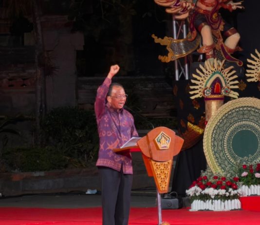 Libatkan Belasan Ribu Mahasiswa, Gubernur Koster Luncurkan Program Desa Kerthi Bali Sejahtera 2026