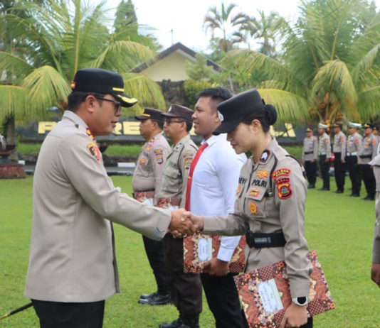 Lima Anggota Polres Bangli Terima Penghargaan