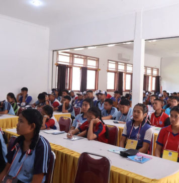 Manfaatkan Masa MPLS, Bawaslu Bangli Edukasi Pemilih Pemula di Sekolah
