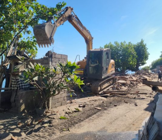 Langgar Sempadan, 49 Bangunan di Pantai Kampung Baru Akhirnya Dibongkar