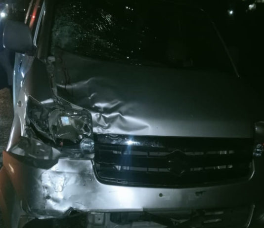 Motor Oleng Tabrak Minibus di Kecamatan Banjar, Tiga Warga Bondowoso Tewas