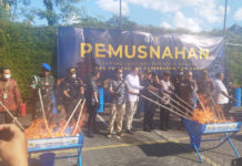 Barang Ilegal Senilai Belasan Miliar Dimusnahkan, Dari Ribuan Botol Mikol hingga Gawai