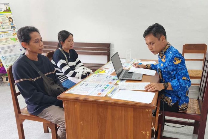 Orangtua Mengadu Ke Posko SPMB, Siswa Kembar Akhirnya Diterima Di SMKN 7 Denpasar 1