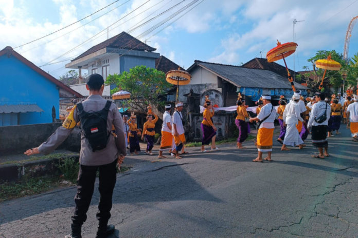 Pangempon Pura Dadia Pasek Taman Gelar Melasti, Diikuti Ratusan Pemedek 1