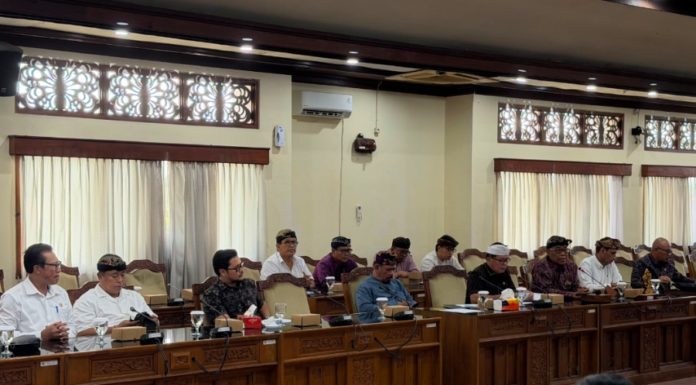 Pansus TRAP Rekomendasikan Tutup dan Bongkar Bangunan Bermasalah di Tebing Pecatu