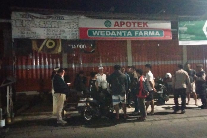 Pasangan WNA Diduga Mencuri Di Apotek Wedanta Farma Di Abianbase 1