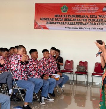Paskibraka Tak Hanya Dilatih Baris-Berbaris, Bawaslu Tanamkan Spirit Demokrasi