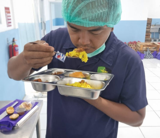 Pastikan Layak Konsumsi, Sidokkes Polres Gianyar Uji Klinis Menu MBG di SPPG