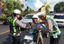 Pelanggaran WNA Didominasi Tak Pakai Helm
