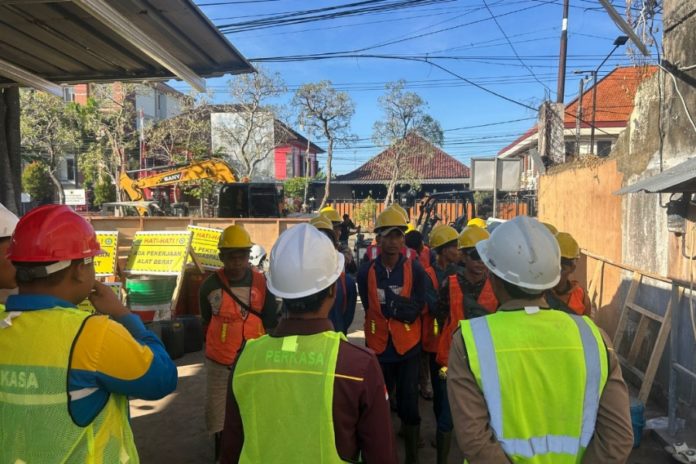 Pemkab Jembrana Tegaskan Proyek Penataan Kota Dan Pedestrian Patuhi Standar K3 1