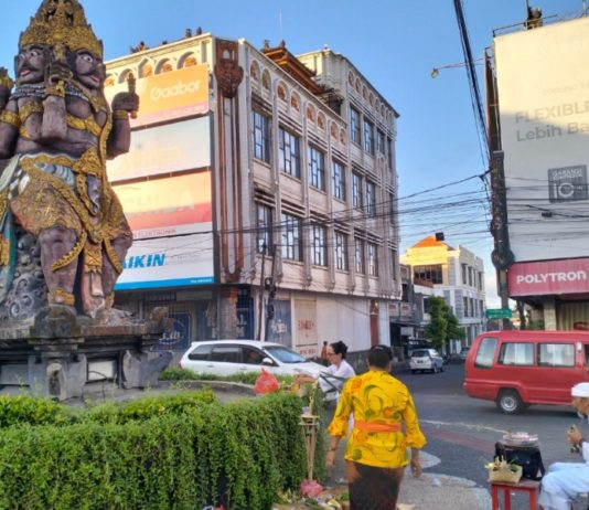 Penataan Kawasan Strategis, Pemkab Tabanan Bangun Patung Catur Muka yang Baru