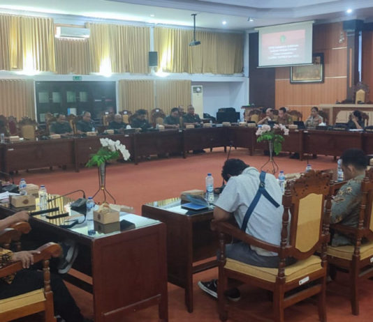 Pengemudi Logistik Datangi Dewan Terkait Wacana Pemindahan Penyebrangan ke Celukan Bawang