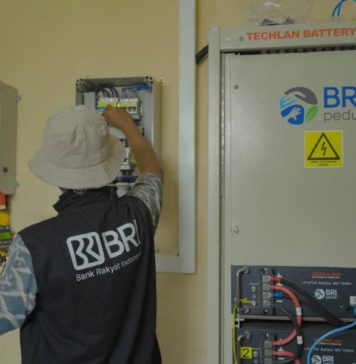 Percepat Transisi Energi Nasional, BRI Peduli Hadirkan PLTS di Desa Bojong Bandung Barat