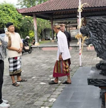 Pesepeda Iran Singgah di Jembrana, Gaungkan Misi Perdamaian Dunia