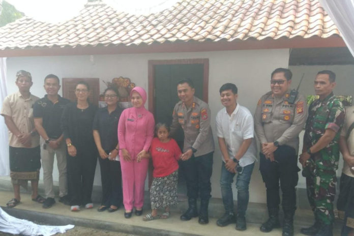 Polres Gianyar Bantu Bedah Rumah Warga Kurang Mampu Di Tegallalang 1