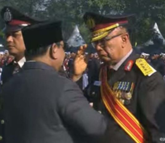 Presiden Anugerahkan Pangkat Kehormatan pada Mantan Ajudan Soekarno
