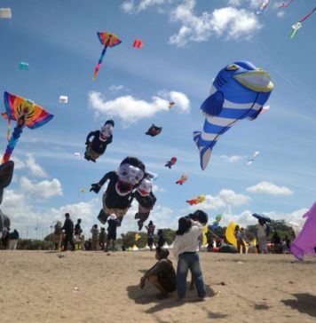Puluhan Negara Ikuti Rare Angon Festival 2026, Ribuan Layangan Hiasi Langit Sanur