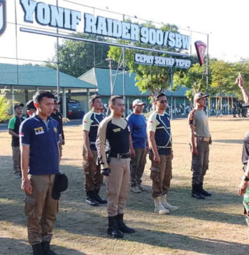 Puluhan Personel Satpol PP Buleleng Digembleng Yonif Raider 900/SBW