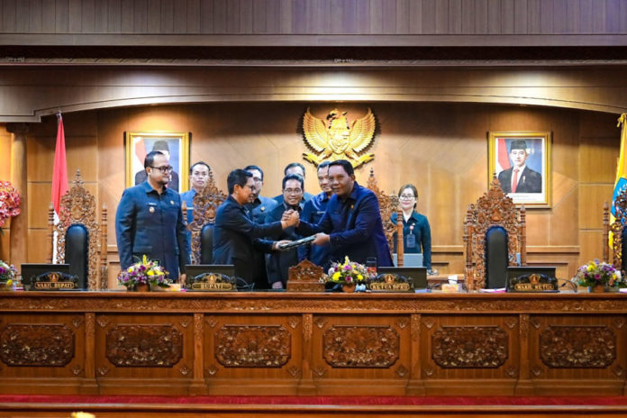 Rapat Paripurna DPRD Badung, Bupati Sampaikan Penjelasan Ranperda Pertanggungjawaban APBD 2025 1