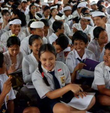 Roadshow AKSERA, Kolaborasi Mahasiswa INSTIKI-Siswa Demi Masa Depan Lebih Baik