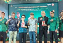 Rocky Gerung dan Airlangga Bedah Buku Marhaeinisme di Unmas Denpasar