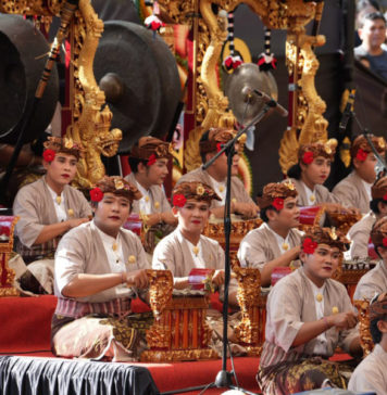 Sanggar Seni Taksu Murti Kemanisan Pukau PKB 2026, Angklung Kebyar Legian Tampil Spektakuler