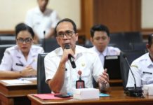 Sembilan SD di Petang Sepi Peminat