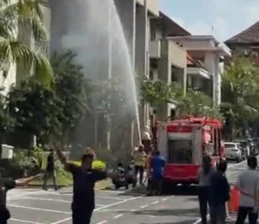 Simulasi Kebakaran Terpadu Perkuat Budaya Tanggap Darurat di Dunia Pendidikan