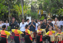 Siswa SD di Denpasar Dikenalkan Muatan Lokal Masolah dan Magending,