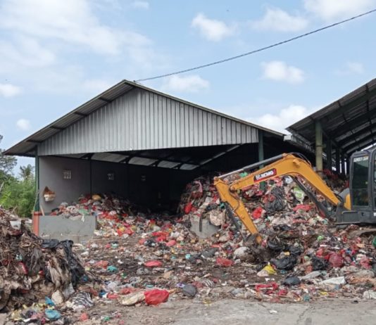 Target Rampung Sebelum 14 Hari, Gunungan Sampah di TPS 3R Sempidi Mulai Menipis