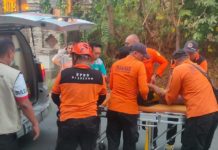 Terperosok ke Jurang Saat Beristirahat, Warga Sudaji Alami Cedera Kaki