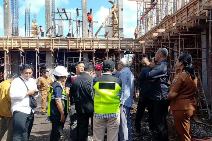 Tinjau Proyek SDN 14 Dan Rencana Perbaikan SDN 15 Pemecutan, DPRD Denpasar Beri Sejumlah Catatan 1