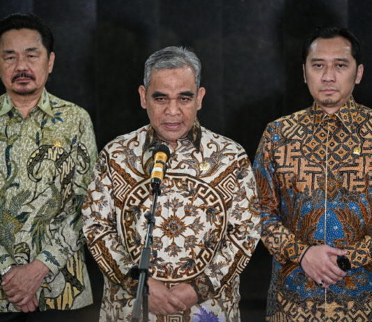 Usai Hadiri Pemakaman Khamenei, Ketua MPR-Menlu RI Bertemu Pemerintah Iran