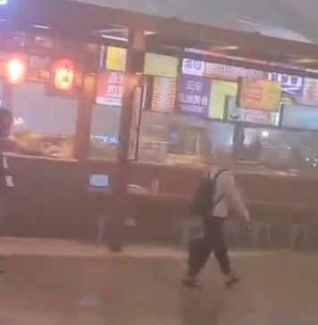 Viral Video Situasi Bandara Ngurah Rai saat Kebakaran Restoran Cepat Saji, Asap Mengepul buat Penumpang Riuh