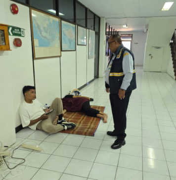 Belum Ditemukan, Feri Tunggu Kabar Selvina di Pelabuhan Padangbai