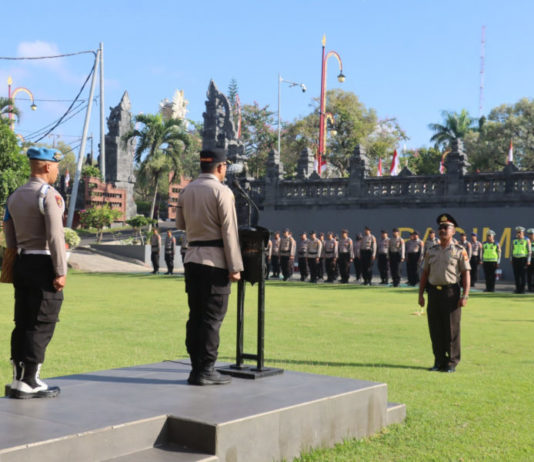 Pensiun, Kasubbag Bekpal Bag Log Polres Gianyar AKP I Nyoman Tantra Terima Kenaikan Pangkat Pengabdian