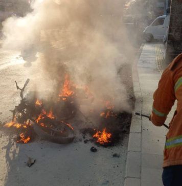 Dugaan Korsleting, Motor Hangus Terbakar di Dekat SPBU TMP Jembrana
